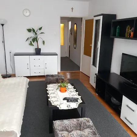 Piastowska 90 C, 2-pokojowe Mieszkanie Do Wynajecia Apartment *
